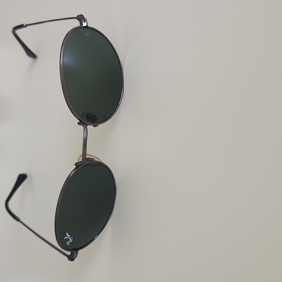 Ray-Ban Round Sunglasses - Picture 9 of 11